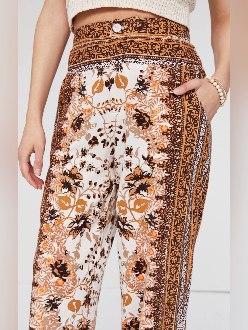 Anthropologie Bohemian Moroccan Floral Print Joggers - Picture 4 of 14